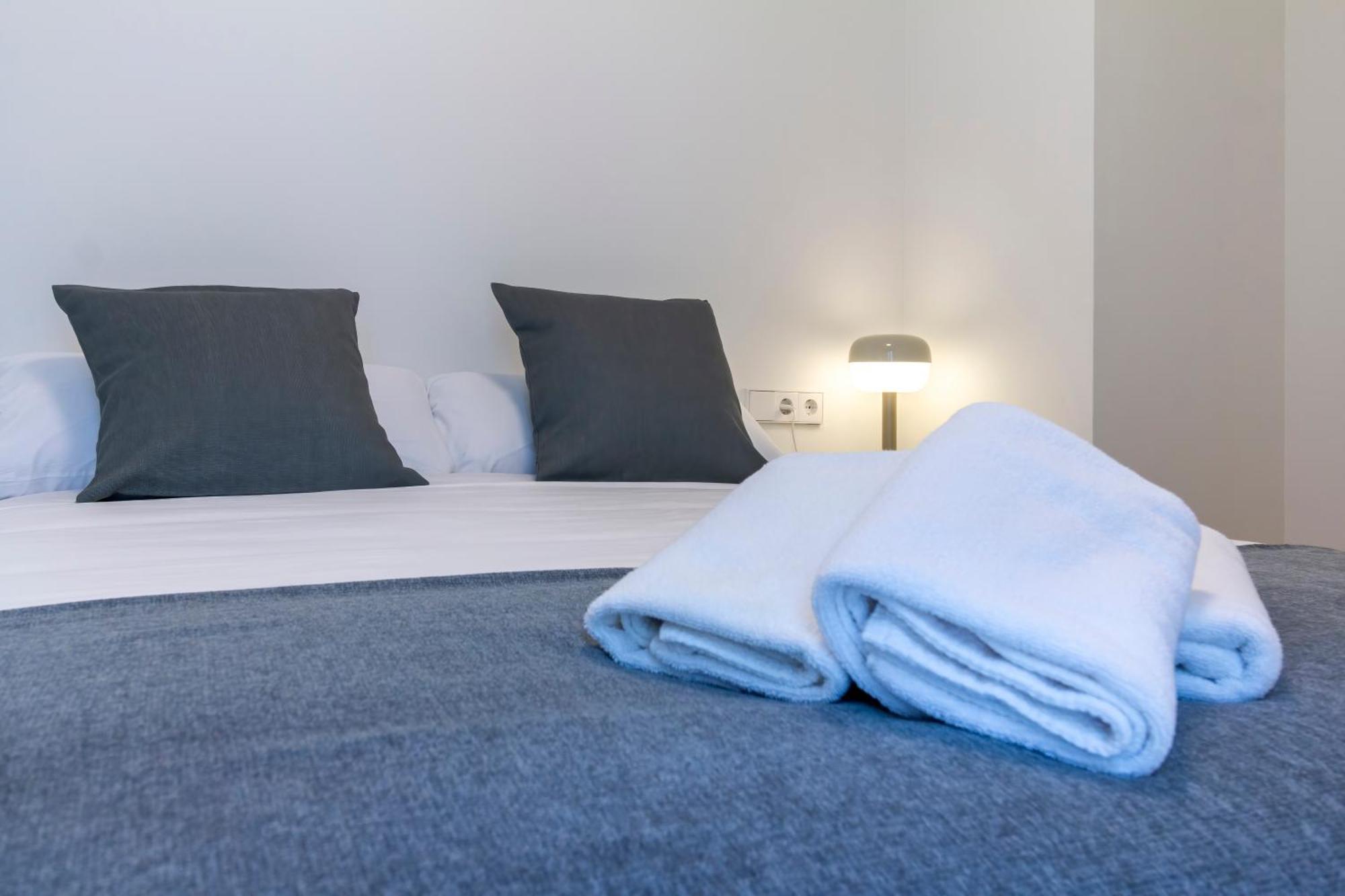 Alohamundi Puerta Osario II Apartment Seville Luaran gambar